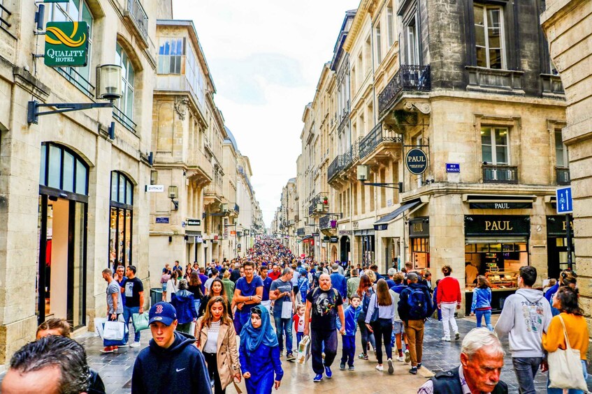 Picture 3 for Activity Bordeaux: Express Walk with a Local in 60 minutes