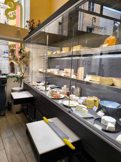 Picture 10 for Activity Lyon: Guided Evening Food Tour
