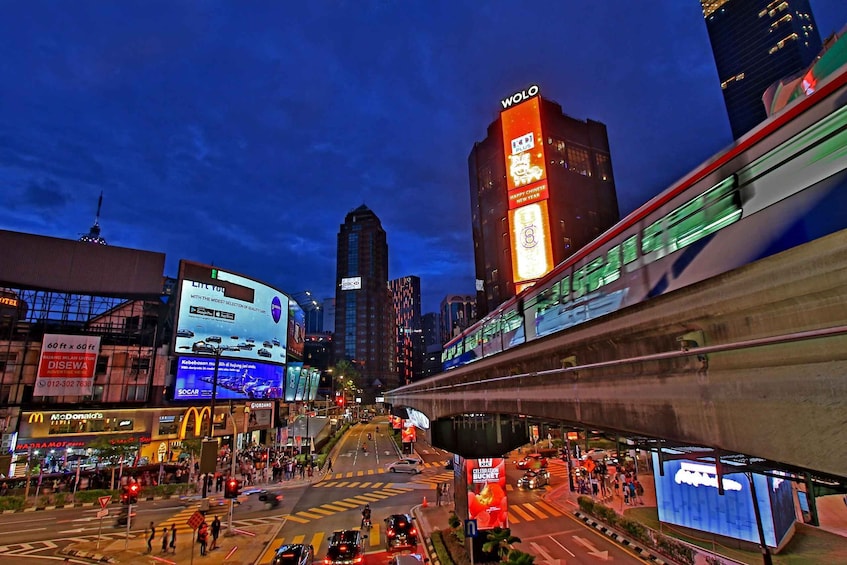 Kuala Lumpur: Sightseeing, Markets, and Food Night Tour