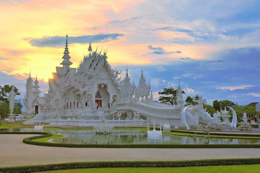 From Chiang Mai: Chiang Rai Temples and Golden Triangle Tour