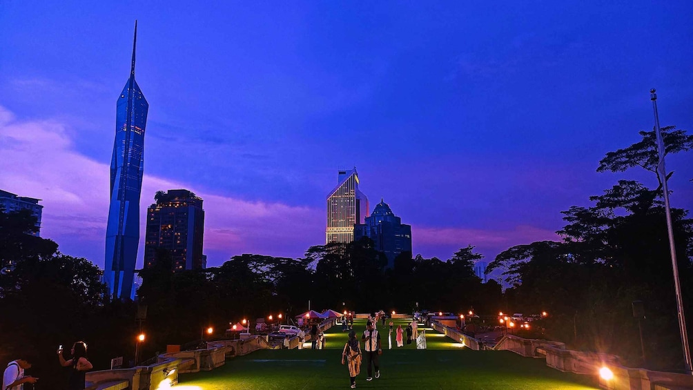 Picture 10 for Activity Kuala Lumpur: Evening Tour with Kuala Lumpur Tower Tickets