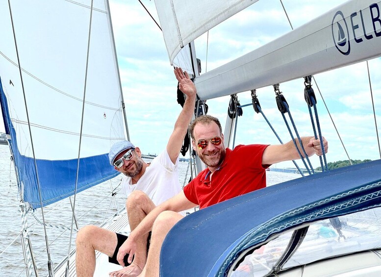 Picture 2 for Activity Authentic sailingtrip "towards Blankenese", Hamburg/Elbe