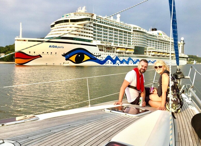 Picture 6 for Activity Authentic sailingtrip "towards Blankenese", Hamburg/Elbe
