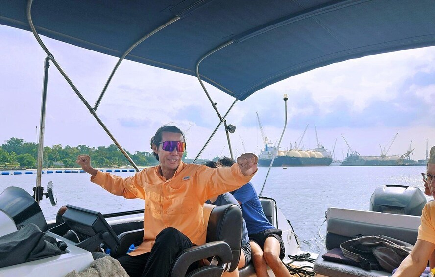 Picture 9 for Activity Singapore: Guided Boat Tour and Kelong Fish Farm Visit