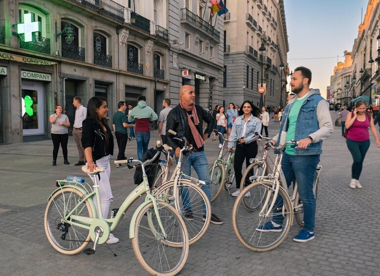 Picture 3 for Activity Madrid: Guided Night Bike Tour_the bohemian XIX- XX century