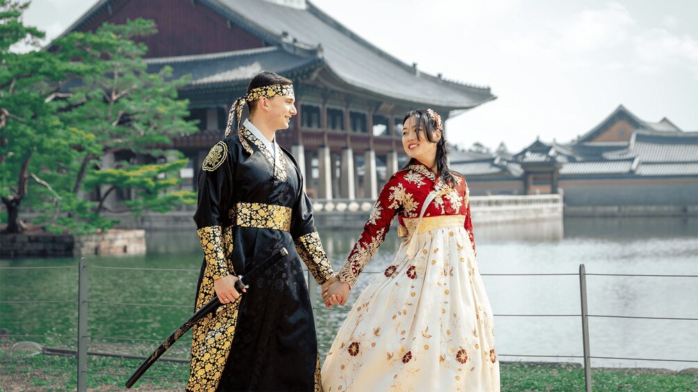 Picture 12 for Activity Seoul: Hanbok Rental with Gyeongbokgung Palace Visit