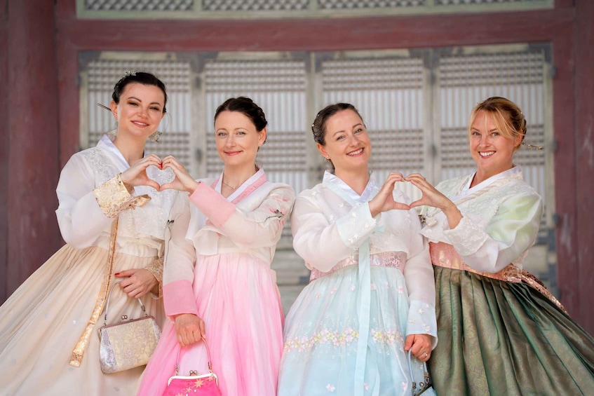 Picture 19 for Activity Seoul: Hanbok Rental with Gyeongbokgung Palace Entry