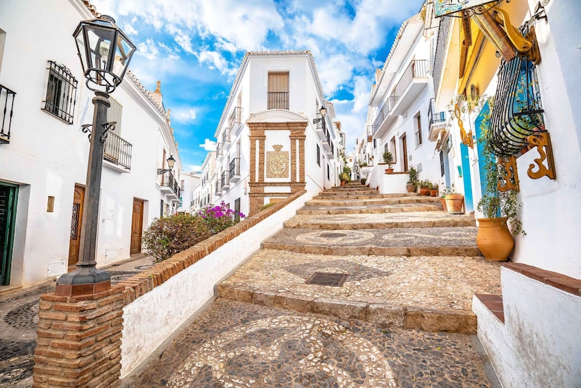 From Málaga /Costa del Sol: Trip to Nerja & Frigiliana