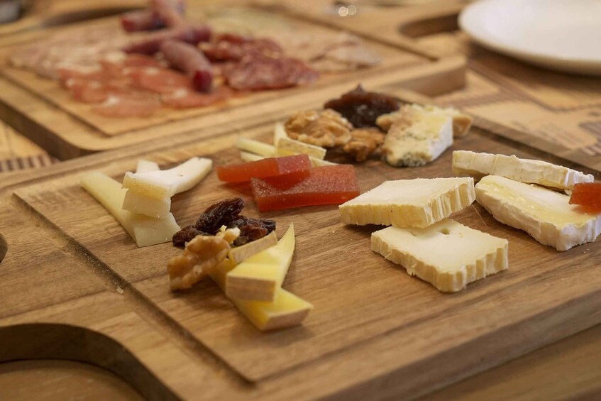 Picture 1 for Activity Girona: History and Gastronomy Small Group with Tastings