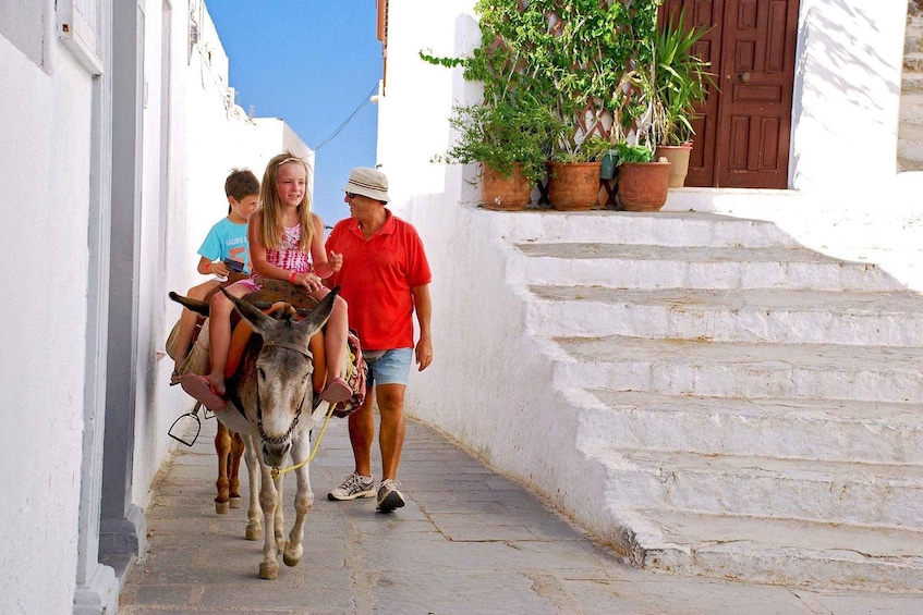 Picture 6 for Activity From Rhodes City: Evening Bus Trip To Lindos