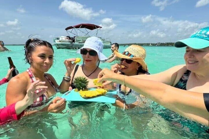 Tour to Chacchoben Ruins and boat tour in Bacalar