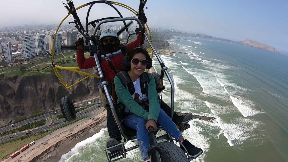 Picture 8 for Activity Lima: Paragliding Flight Over Costa Verde Districts