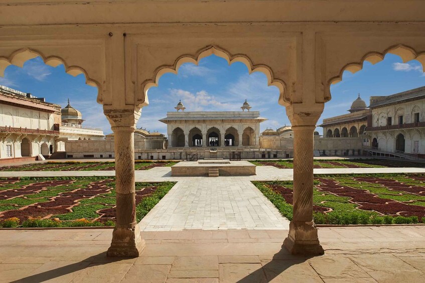 Picture 19 for Activity Delhi: 7 Days Golden Triangle with Ranthambore & Varanasi