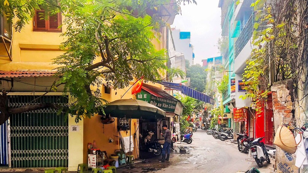 Picture 7 for Activity Hanoi Food Tour with Train Street Visit