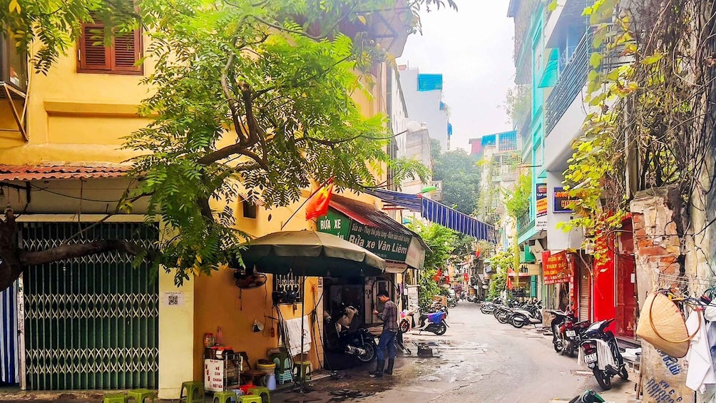 Picture 7 for Activity Hanoi Food Tour with Train Street Visit