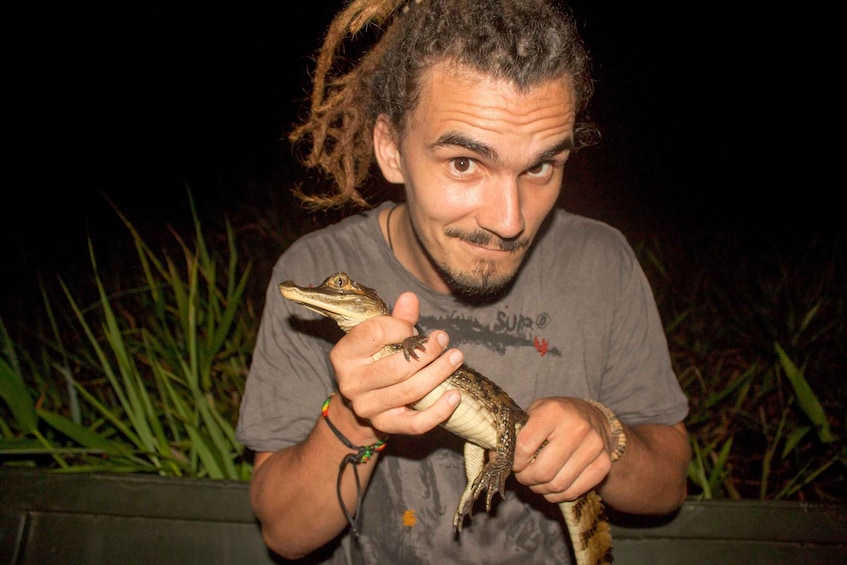 Manaus: Piranha Fishing and Alligator Watch Evening Tour