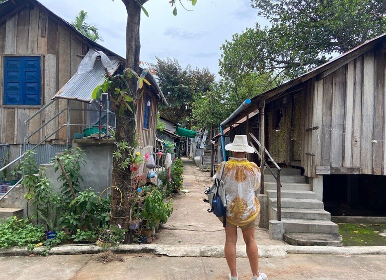 Picture 12 for Activity From Phnom Penh: Oudongk Mountain and Koh Chen Island Tour