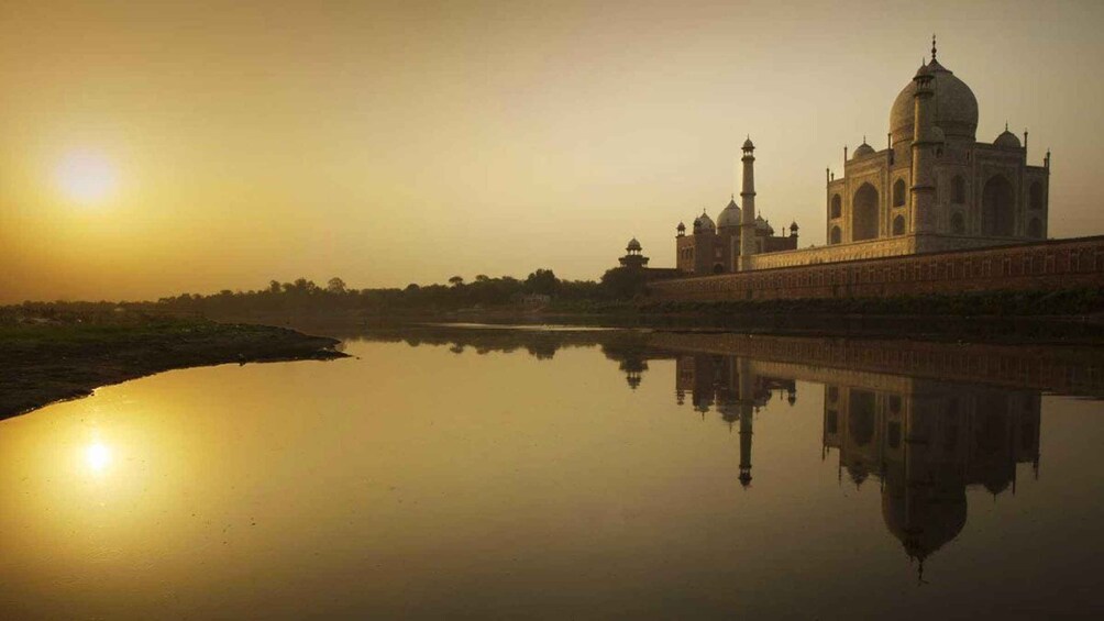 Picture 8 for Activity From Mumbai: Agra Sightseeing with Taj Mahal Sunrise