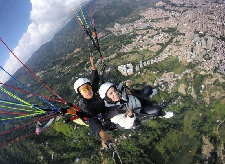 Picture 3 for Activity Paragliding Medellin with Transportation and free Videos