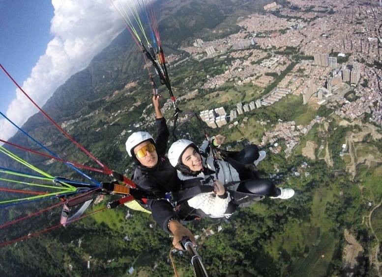 Picture 3 for Activity Paragliding Medellin with Transportation and free Videos