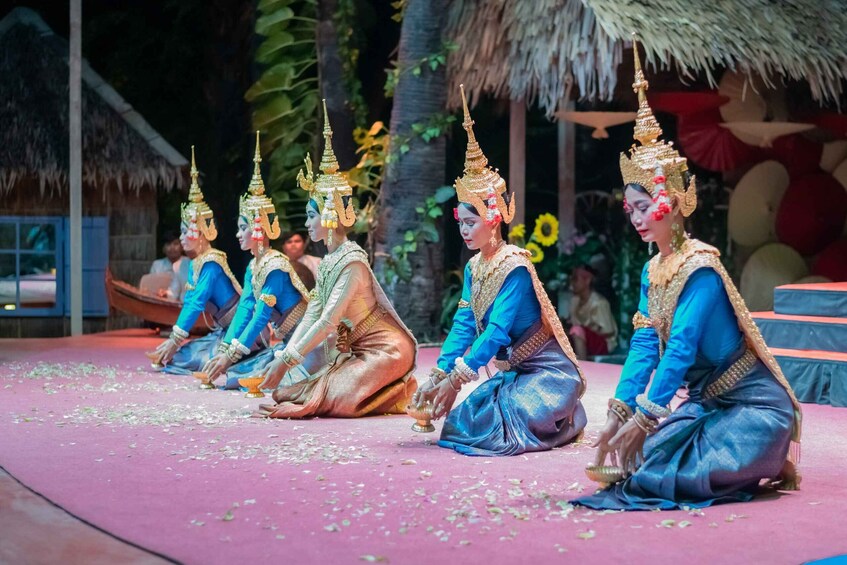 Siem Reap: Restaurant Meal with Apsara Dance Performance
