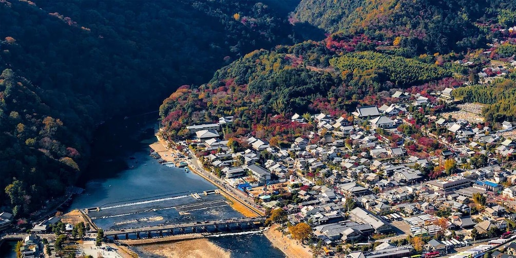 Kyoto: Helicopter Cruising Tour
