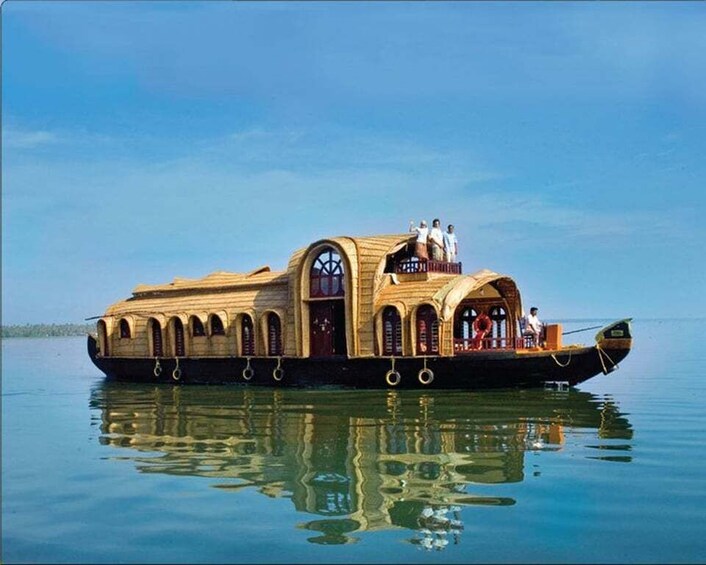 Kerala Houseboat Tour To Alapuzha