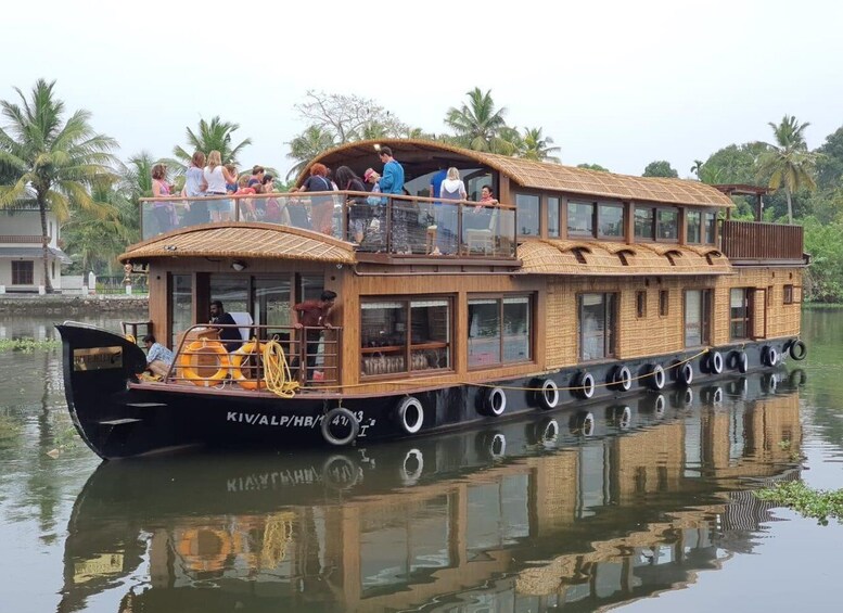 Picture 4 for Activity Backwaters of Alapuzha from Cochin port