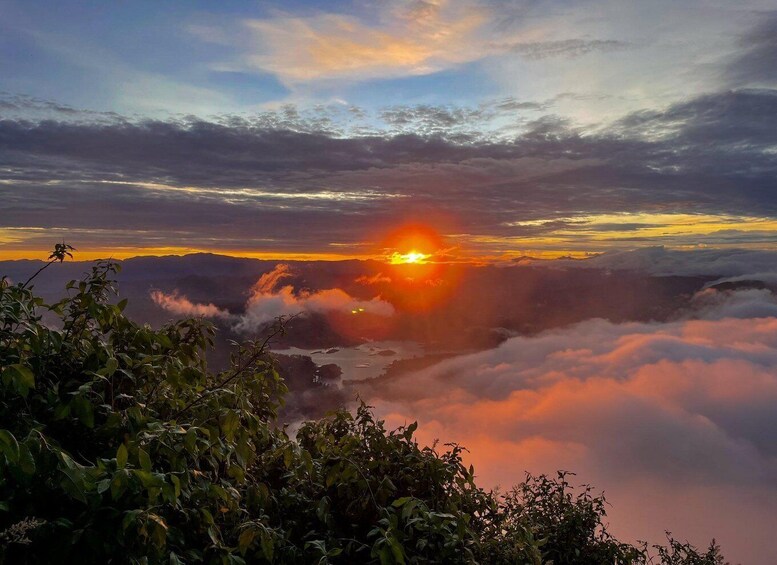 Picture 6 for Activity Colombo/ Negombo to Summit Thrills: Adams Peak Hike