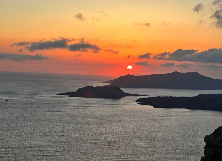 Picture 2 for Activity Uncrowded Santorini Sunset PicNic