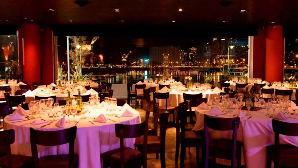 Picture 3 for Activity Madero Tango VIP: Dinner + Beverage + Show
