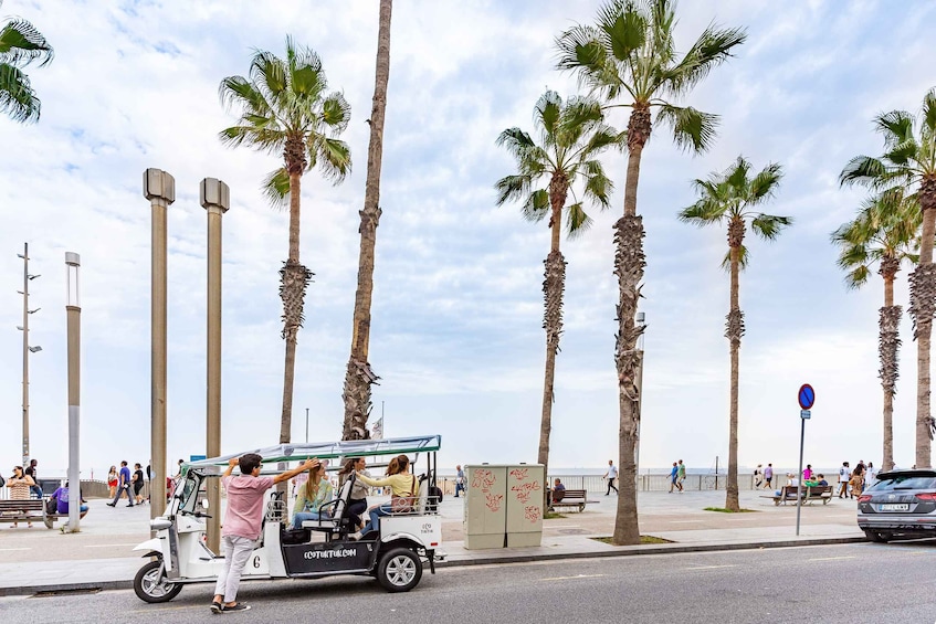 Picture 2 for Activity Barcelona: Private City Tour by Eco Tuk Tuk