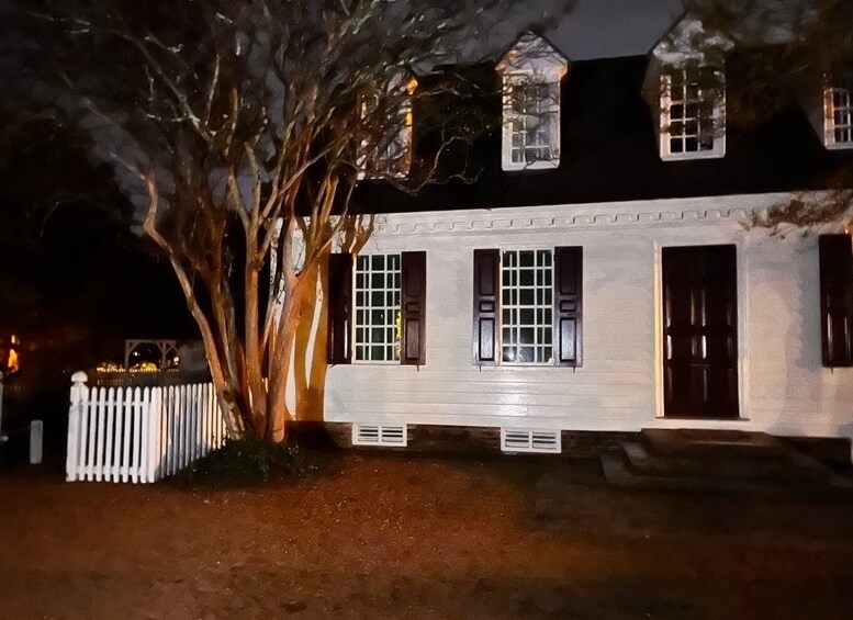 Picture 3 for Activity Colonial Williamsburg Ghost Stories