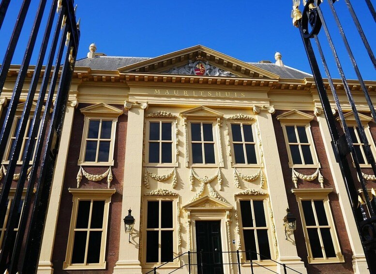 Picture 4 for Activity The Hague & Delft: The Girl with the Pearl Earring