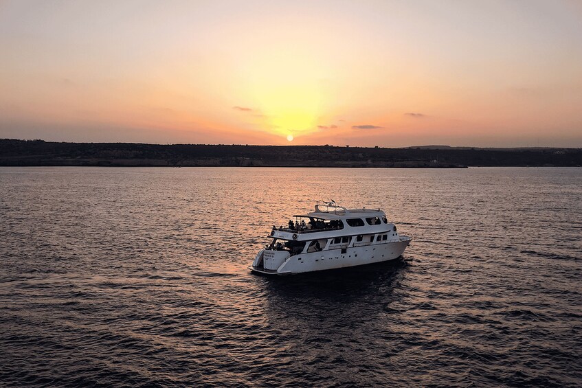 Pernera: Luxury Yacht Sunset Cruise with Dinner and Drink