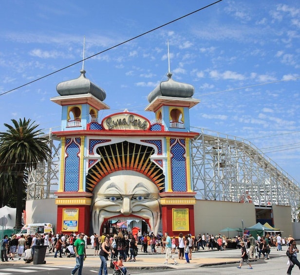 Picture 3 for Activity Melbourne: City Highlights, Suburbs & Laneways Bus Tour