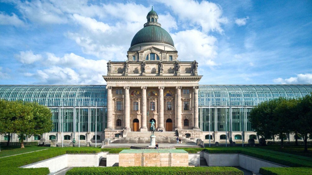 Munich Private Walking Tour with the BMW Museum and BMW Welt