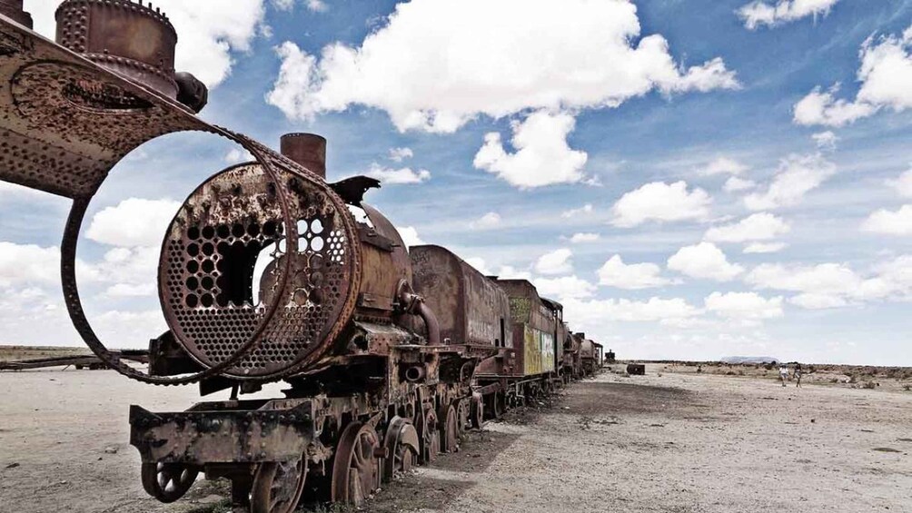 Picture 6 for Activity From La Paz: Uyuni Salt Flats Excursion + Round Trip Bus