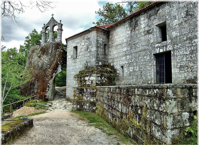 Picture 4 for Activity From Santiago: Ribeira Sacra Tour & Boat Trip