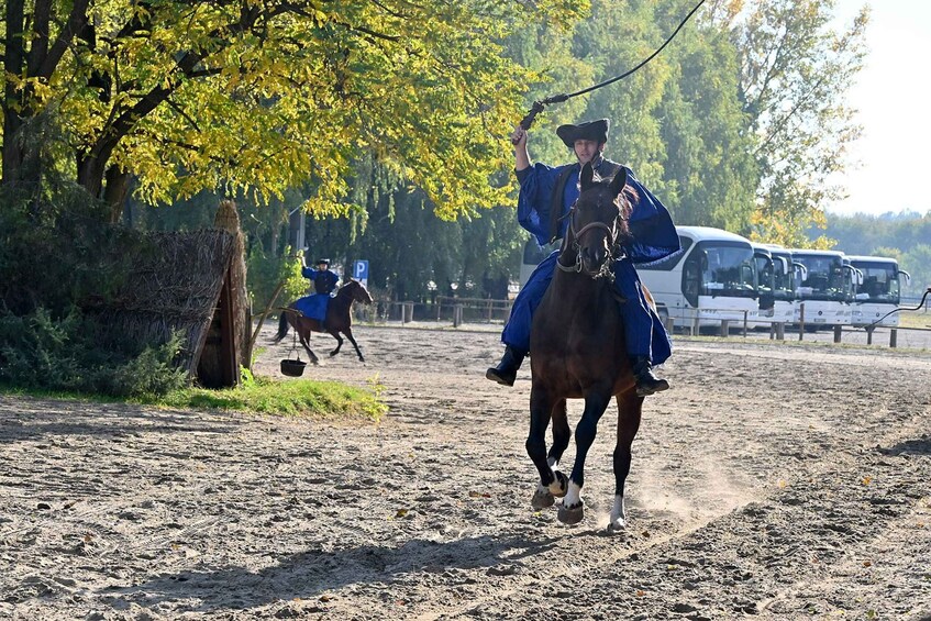Picture 1 for Activity Countryside ranch, horse show & lunch