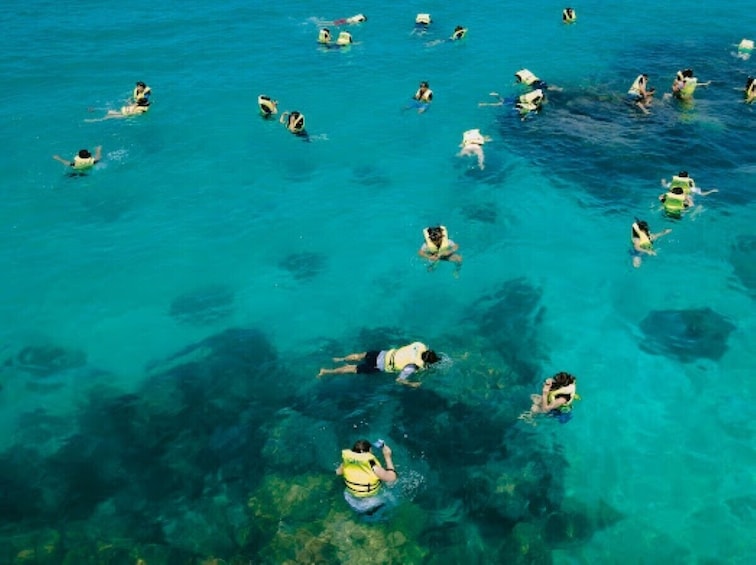 Snorkeling Beach Day Tour Finger Nail Island Gam Ghi May Rut Islands
