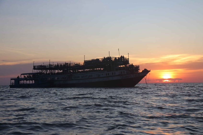 Picture 10 for Activity Sunset Dinner Tour: Tonle Sap Lake Floating Village