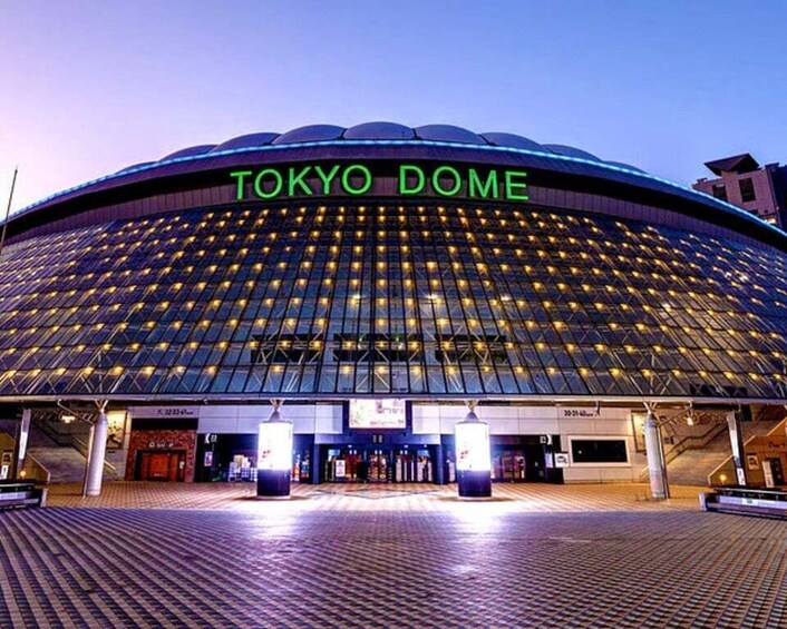 Tokyo Dome: Yomiuri Giants Baseball Game Ticket with Towel
