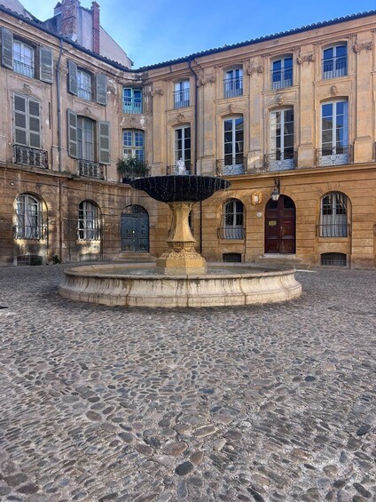 Picture 7 for Activity From Marseille: Cassis & Aix-en-Provence Half-day Tour