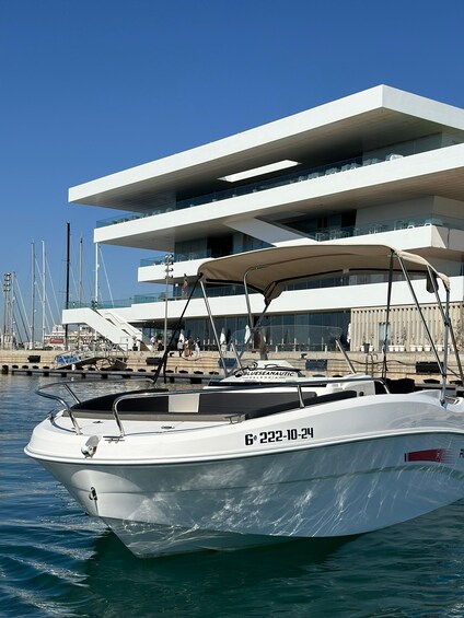 VALENCIA BOAT WITH OUT LICENSE