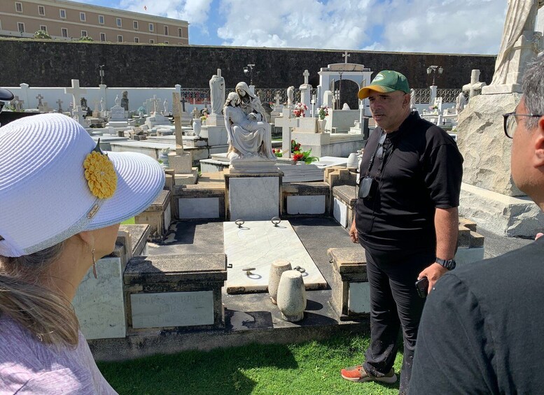 Picture 2 for Activity San Juan: Ghosts and Spooky History Walking Tour