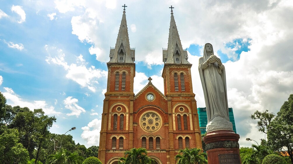 Explore Ho Chi Minh City & Cu Chi Tunnels: 2-Day Tour from Phu My Port