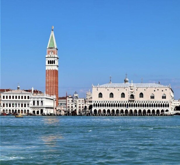 From Venice: Murano and Burano Boat Tour with Stops