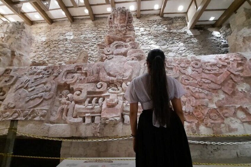 Observing the Balamkú Frieze