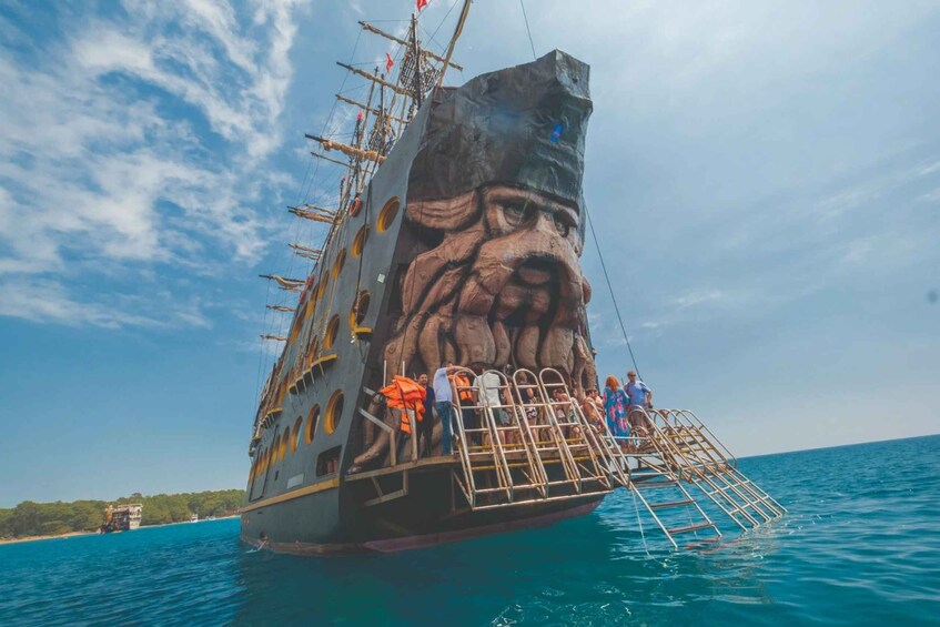 Picture 18 for Activity From Antalya/Kemer: All-Inclusive Party Boat with Lunch